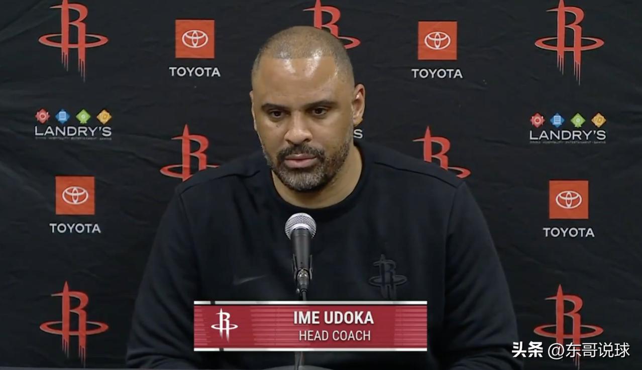 理性分析火箭这赛季防守对手三分球效果差的原因！
火箭爆冷输给公牛，其实就是输在了