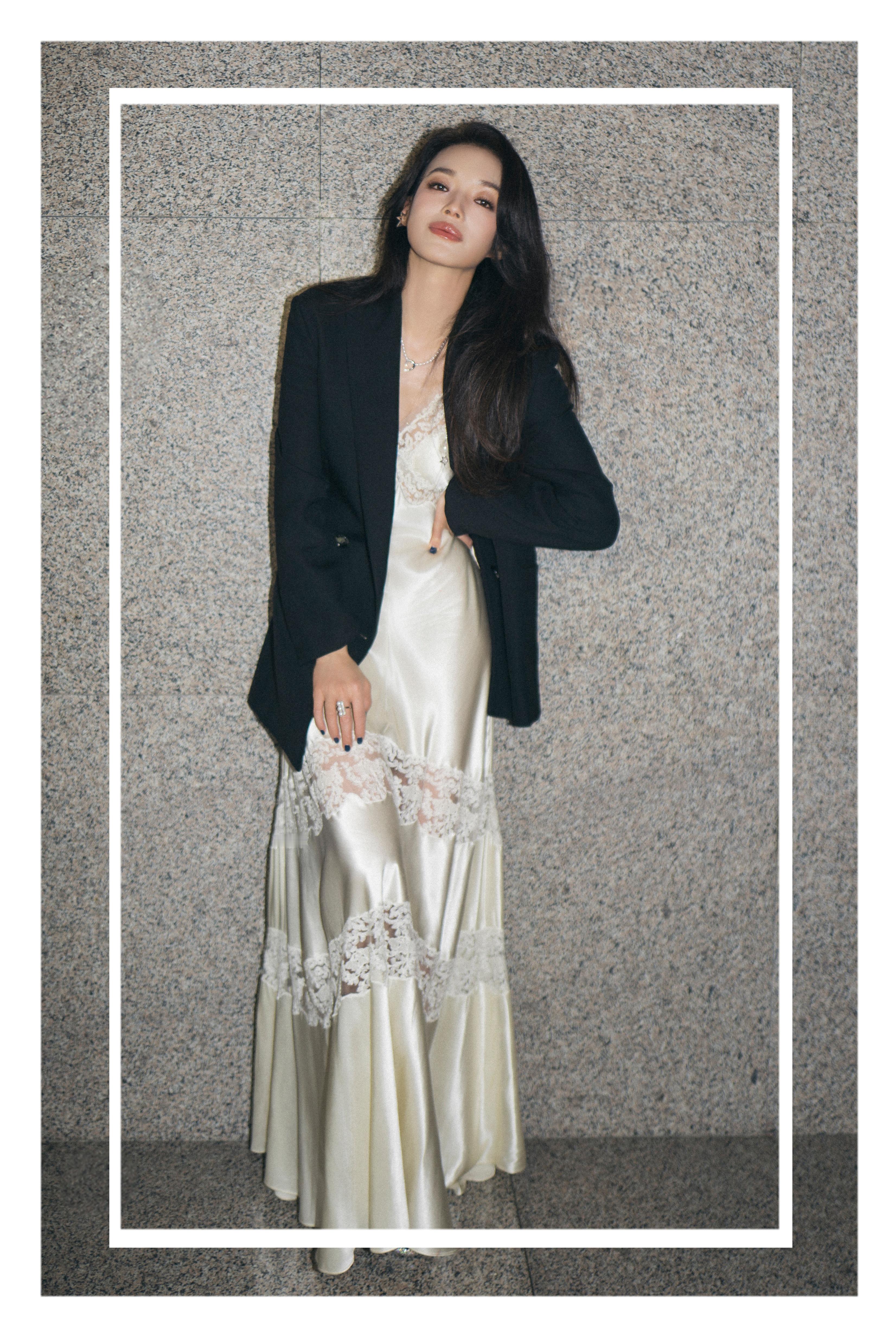OMG又被姐给美到了✨舒淇 × 釜山电影节，以「回魂计」主演身份亮相，导演、演员