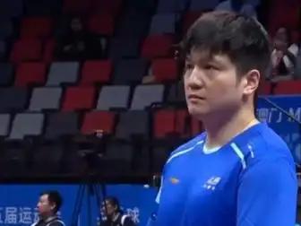 11月10日，全运会乒乓球男单1/16决赛，樊振东迎来首秀，最终他以4-0击败周