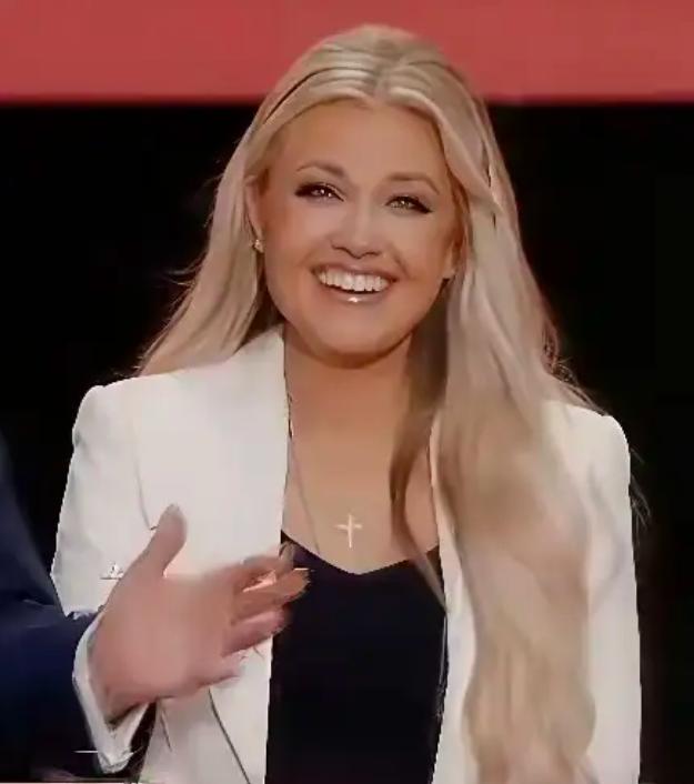 特朗普这个人吧，咱们都熟悉，做事从来不按常理出牌。但这次真的离谱到家了，他居然把