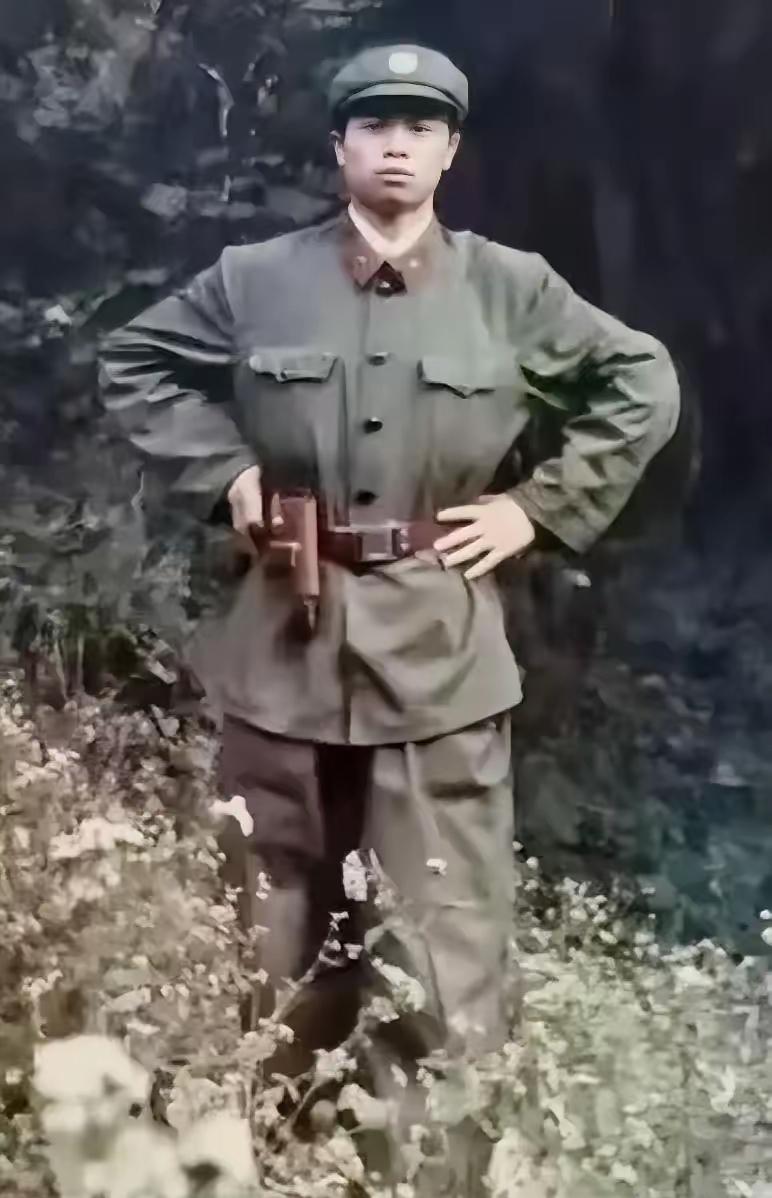 1986年1月28日，在老山出击作战中，因观察所被越军炮弹击中，正在执行观察任务