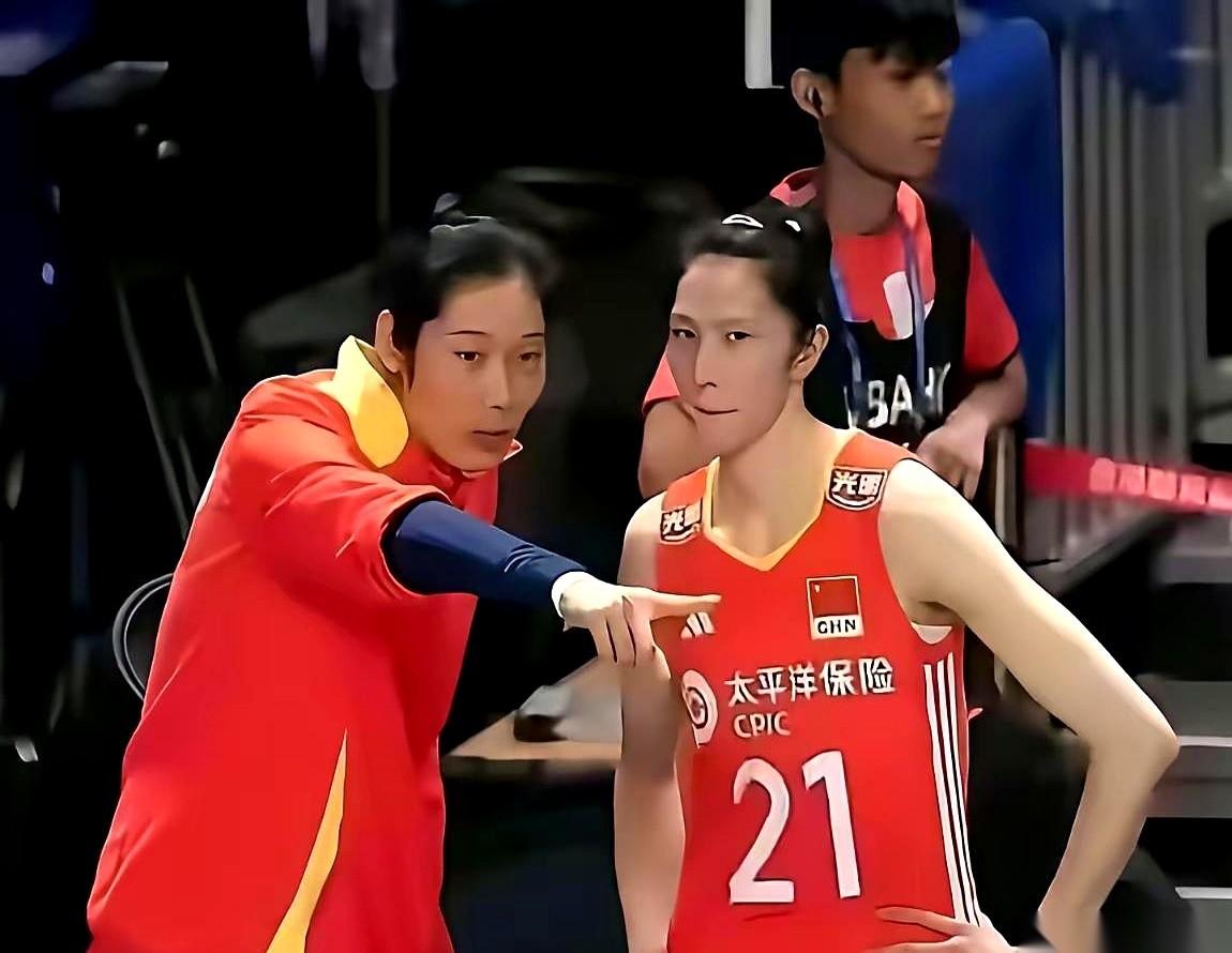 蔡斌教练那句“她的技术已经过时了”，简直是平地一声雷。
炸的是谁？
我们联赛的M