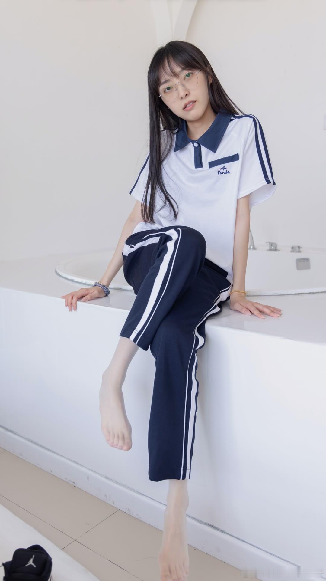 校服与白丝 ​​​