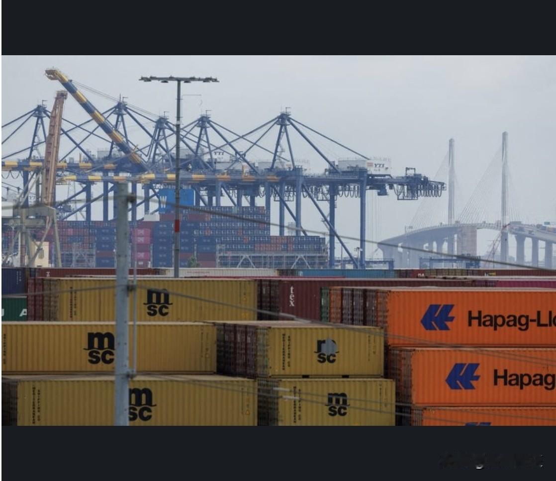 日本12月贸易顺差意外收窄，当月对美国出口大幅下滑，而本地需求增加导致进口增幅超