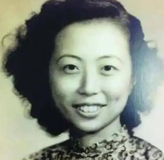 1946年初，因会议机密被泄露，蒋介石大怒，让秘书长吴铁城彻查此事，沈安娜知道后