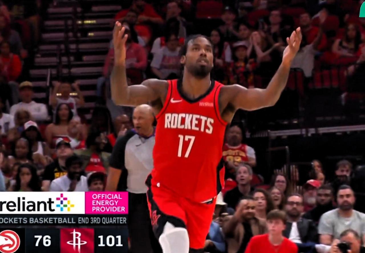 乌度卡终于作出调整，塔里伊森下首发得奇效，终于投中三分球仰面长叹。伊森前面这段时