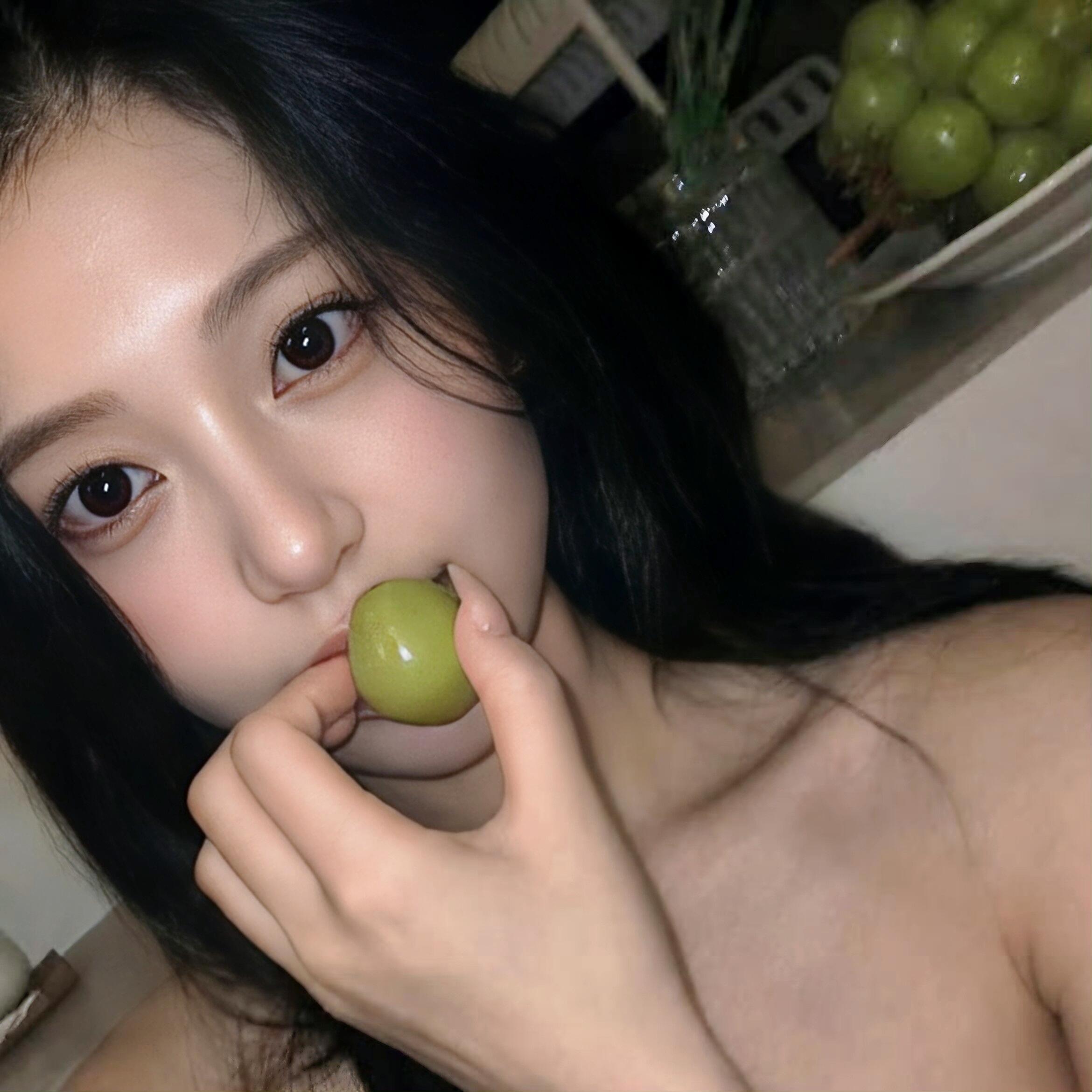 WeChat ｜氛围感女生头像 ​ ​​​