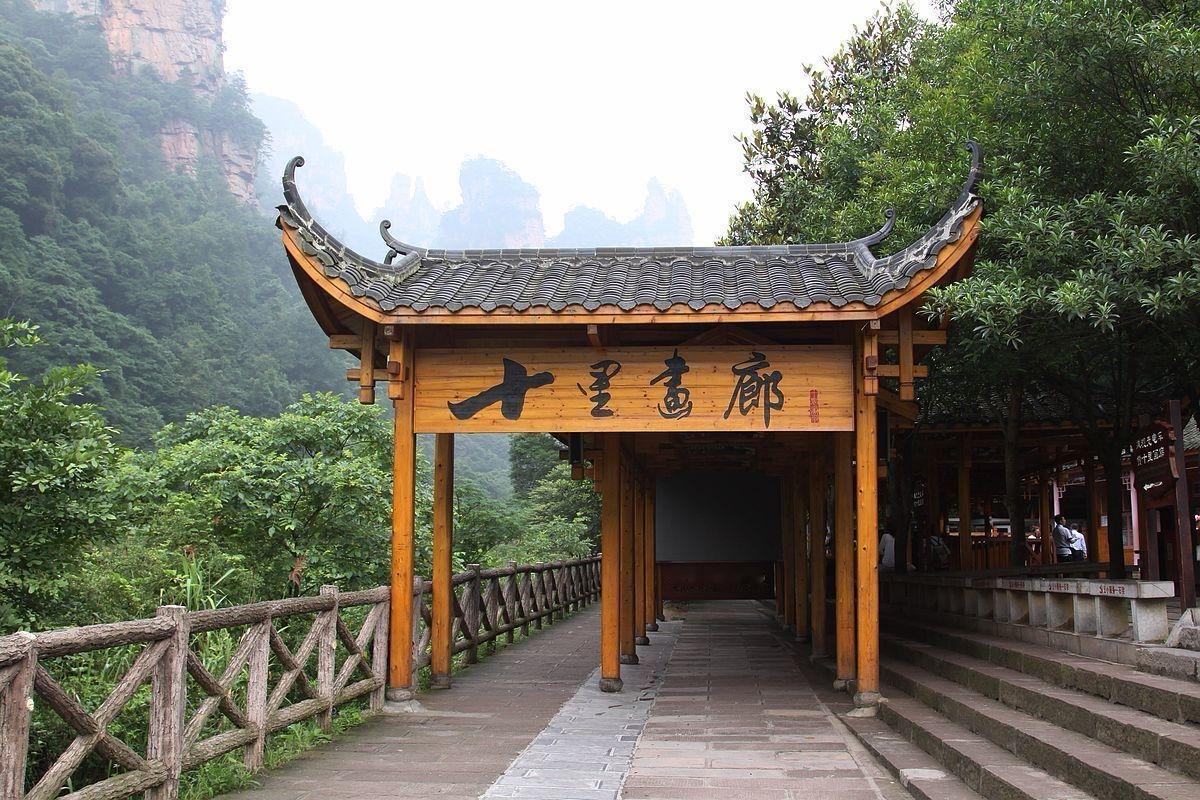 打卡十里画廊，感受山水间的诗意与宁静。