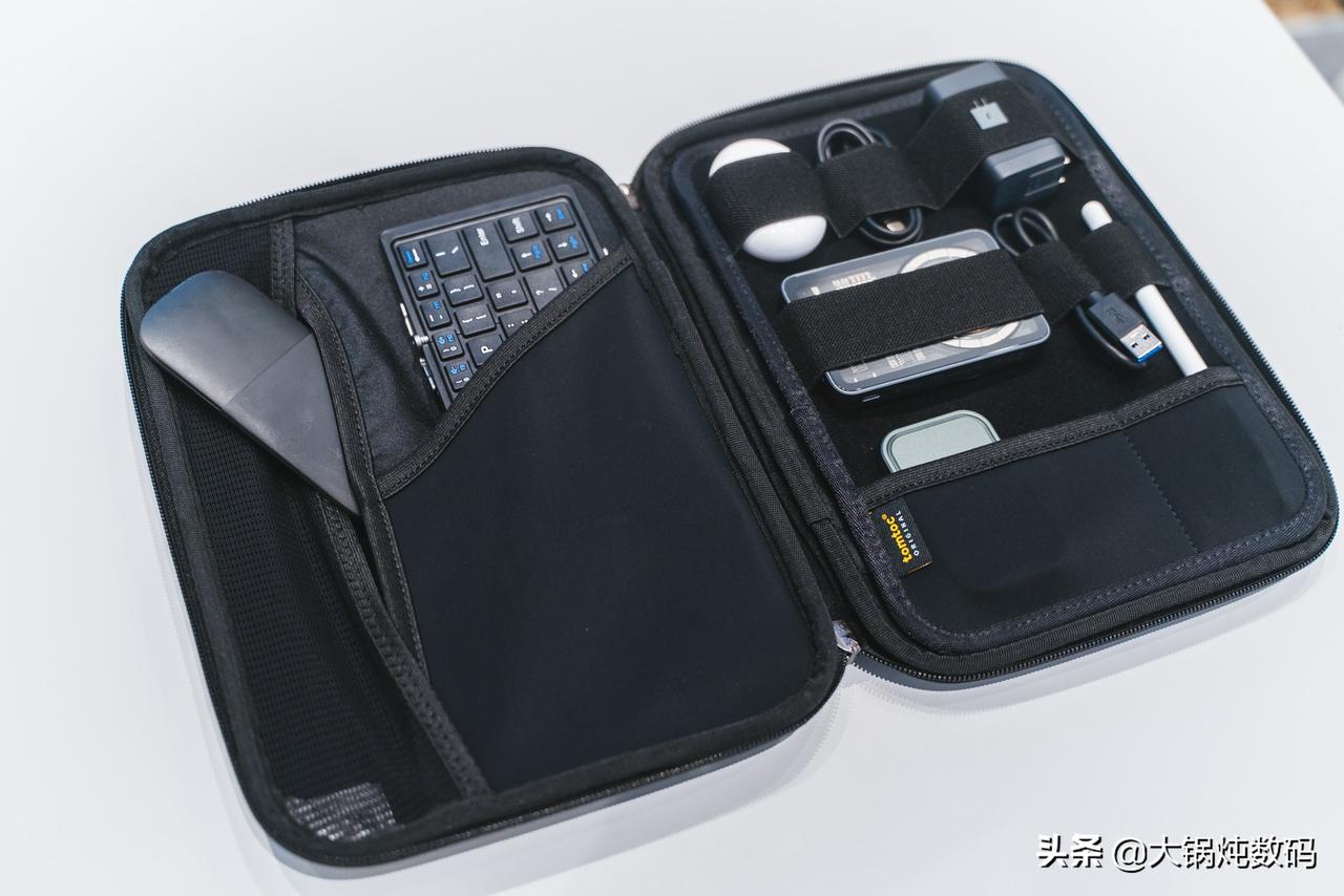 移动轻办公EDC，围绕着iPad Pro为主的轻办公装备。虽然我的iPad Pr