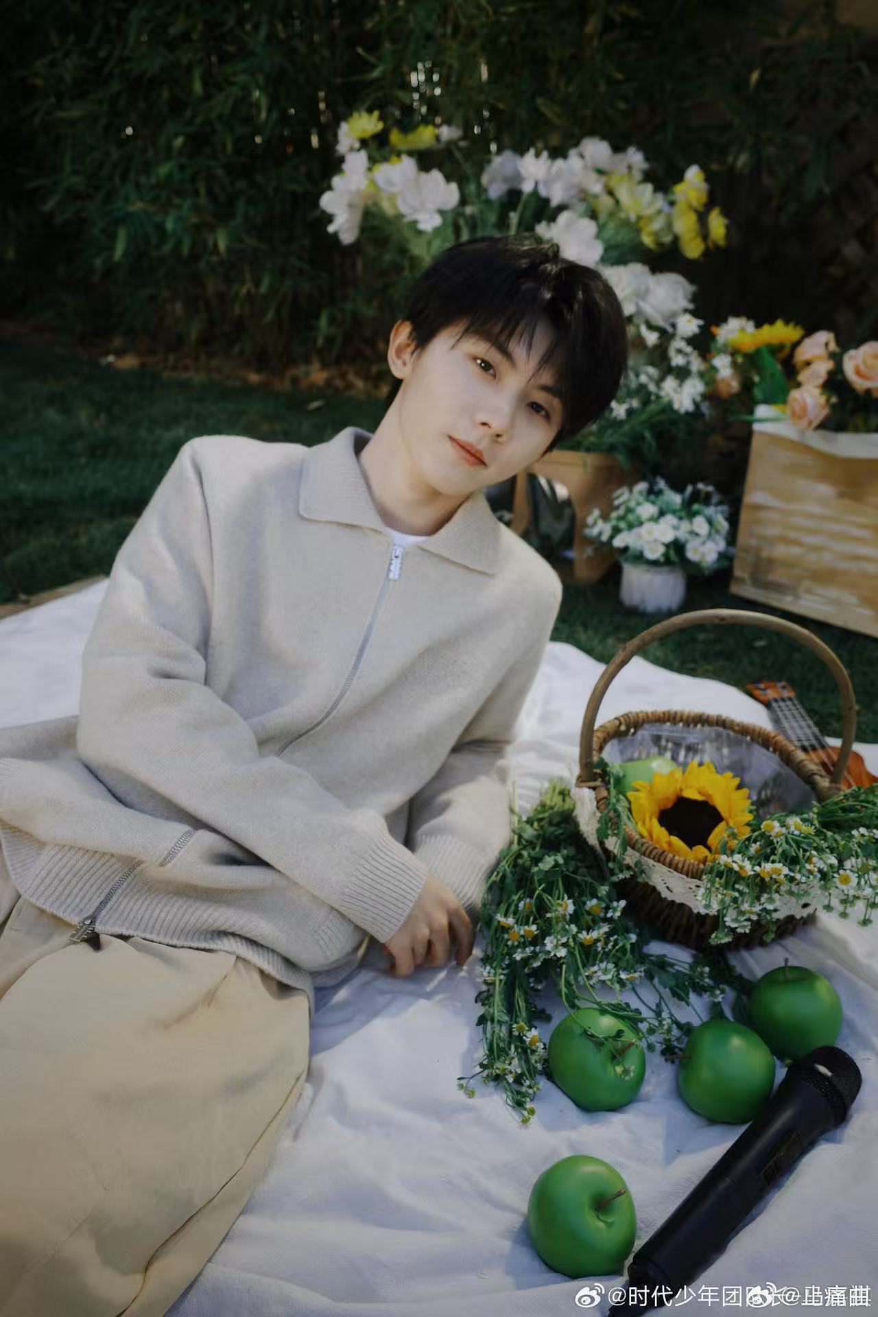 马嘉祺月鳞绮纪一千一万朵花誓曲 花誓曲《一千一万朵》正式上线，马嘉祺温柔又清亮的