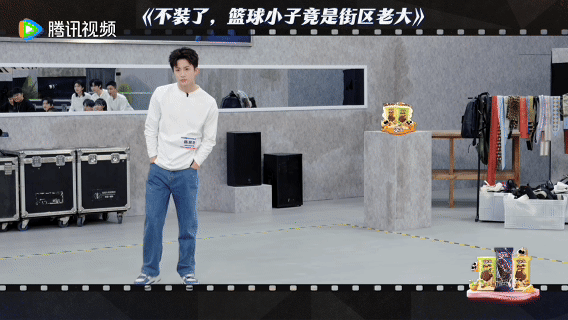 邓超让陈曦然火了带带他 看陈曦然那又勇又怂的劲儿，确实像能带飞超哥的潜力股。超哥