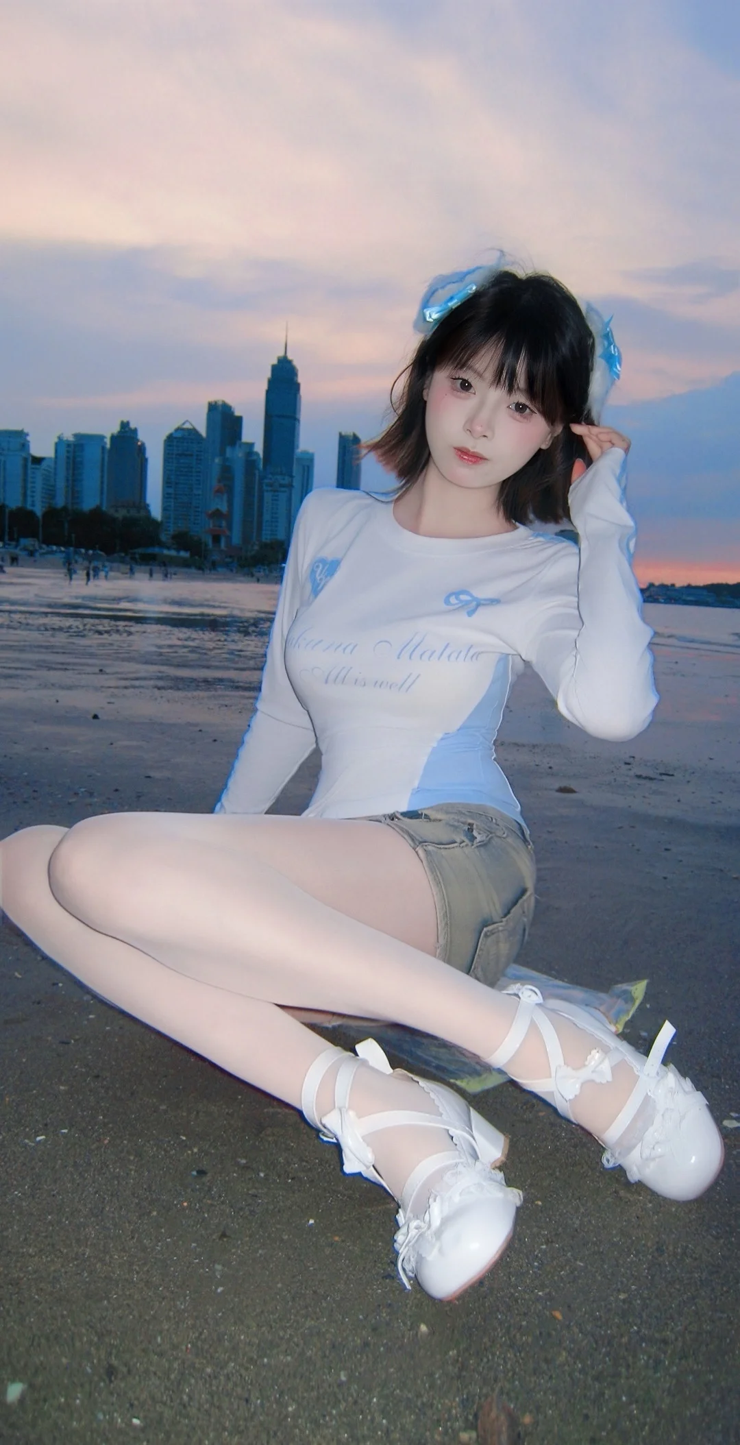 哒哒哒！海边捡快乐碎片的小玛卡上线🐚