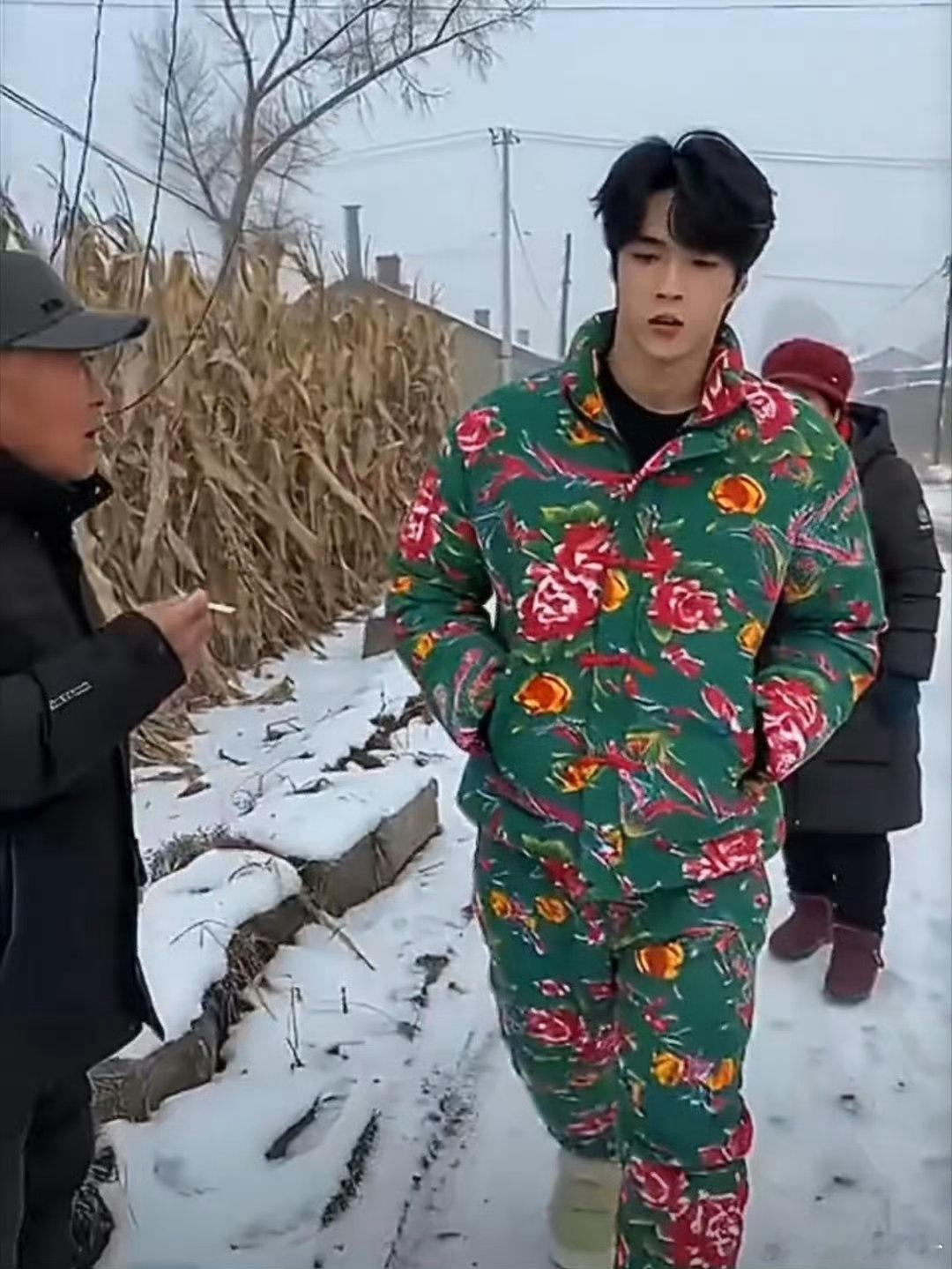 假如时代少年团回村过年时代少年团回村过年也太接地气了吧！褪去舞台光环，和家人围坐