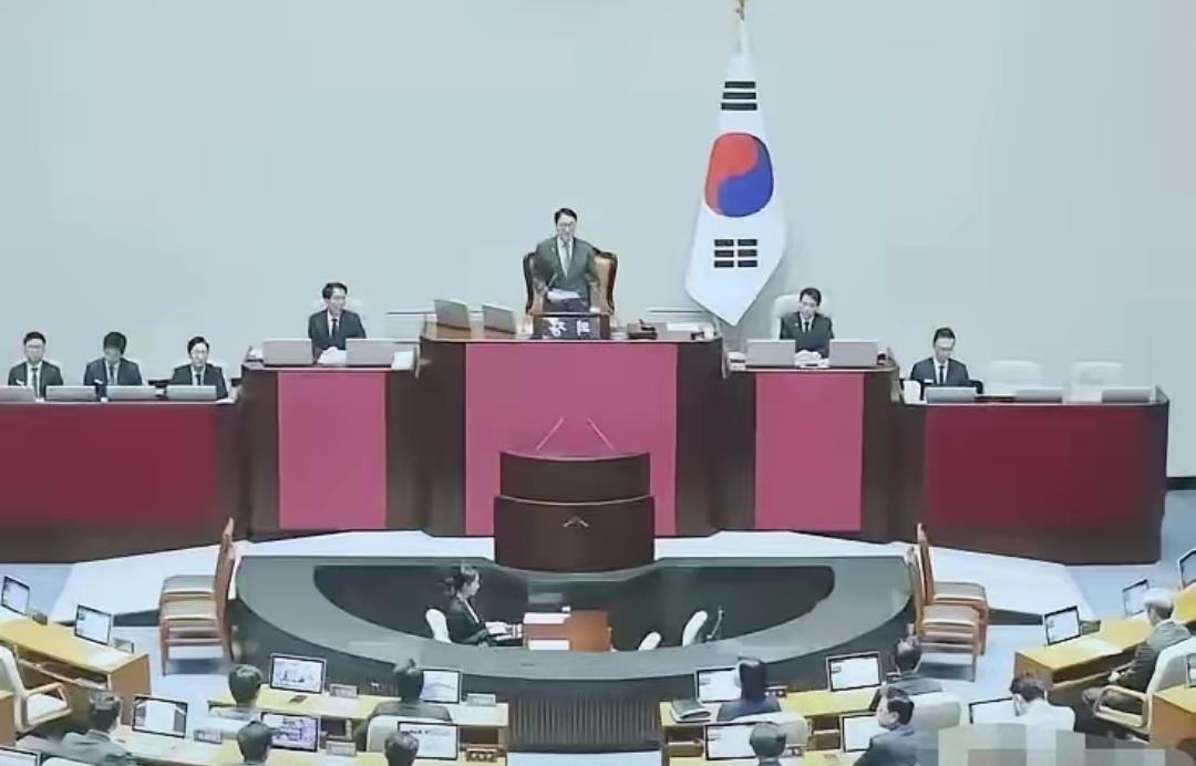 当所有中国人都以为高市早苗会反思自己的言行，结果等来一个同样是触碰底线的坏消息，