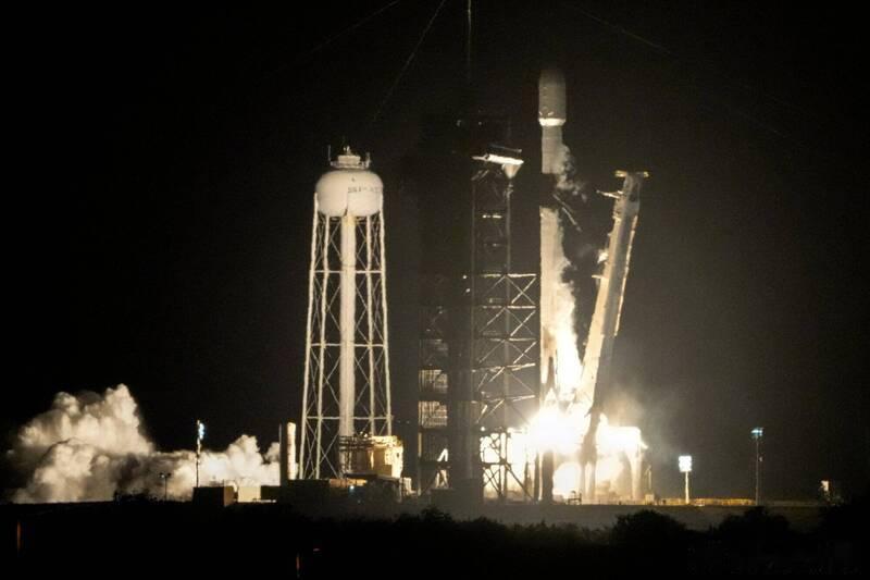 SpaceX火箭残骸将于周三撞击月球！撞击威力相当于3吨TNT，预计抛射超百万公