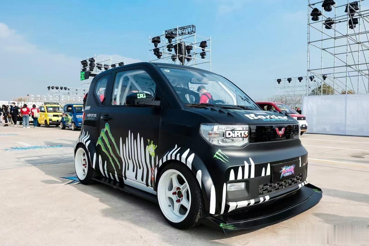 15844辆！五菱宏光MINIEV再次夺冠！在8月微型轿车销量排行榜当中，只有2