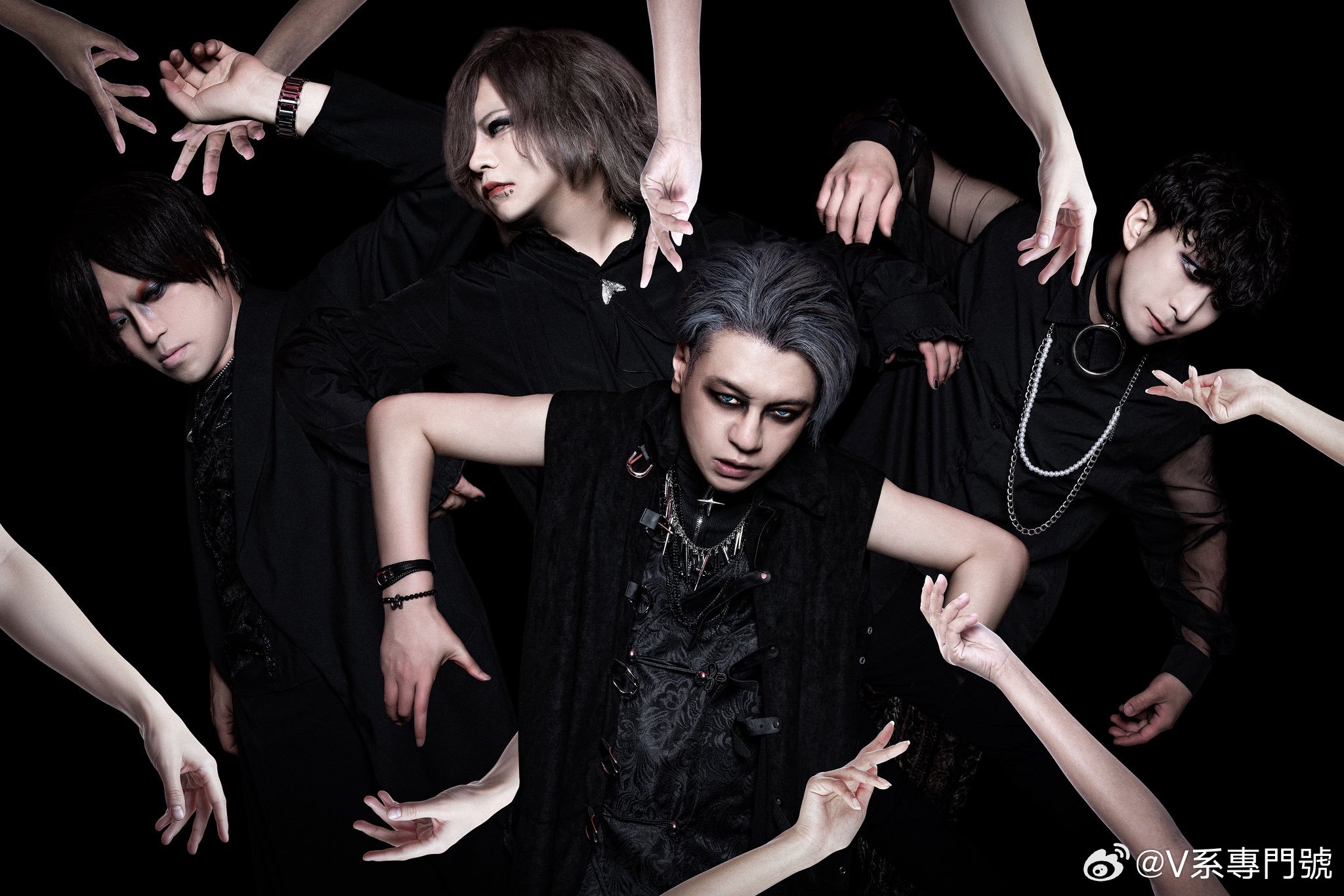 ⭐NEW LOOK⭐ LIQUIDBass.惷（シュン）加入！ 