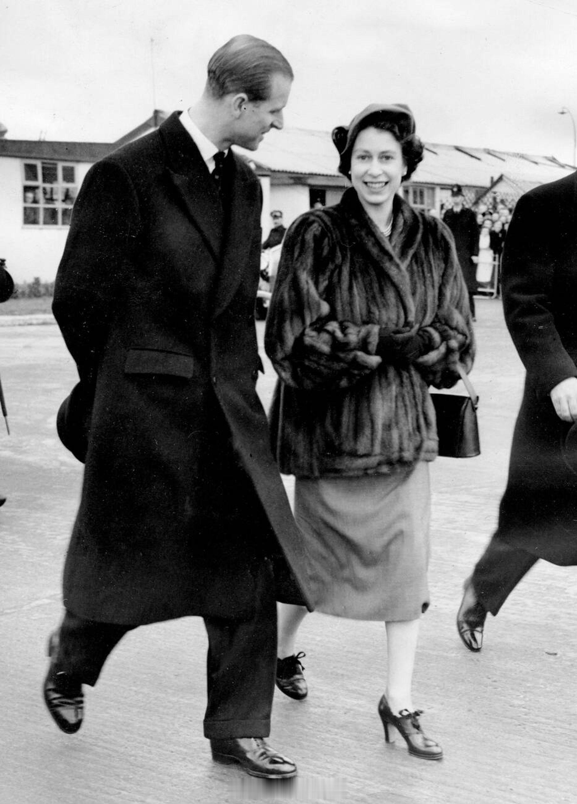 英国王室  7️⃣4️⃣年前的今天1952年1月31日，爱丁堡公爵夫妇即将开启英