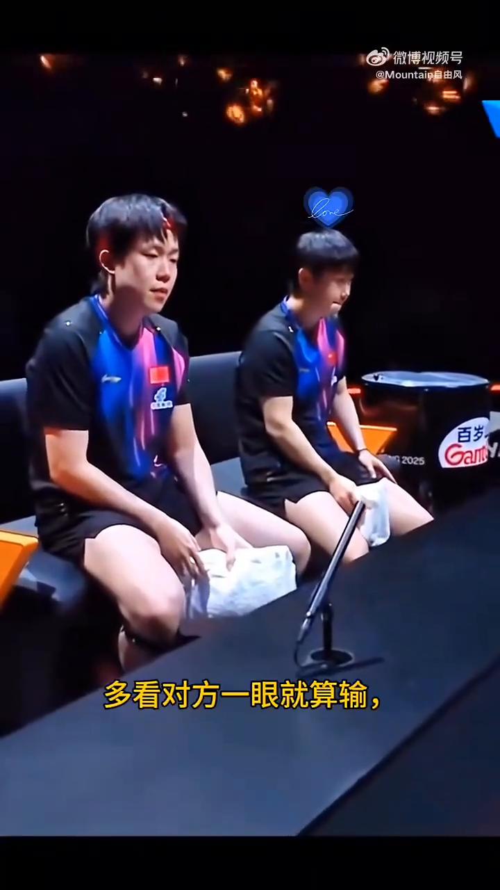 别看他俩现在零互动，看上去像是吵完架，多看对方一眼就算输。但是来了，六月底美国大