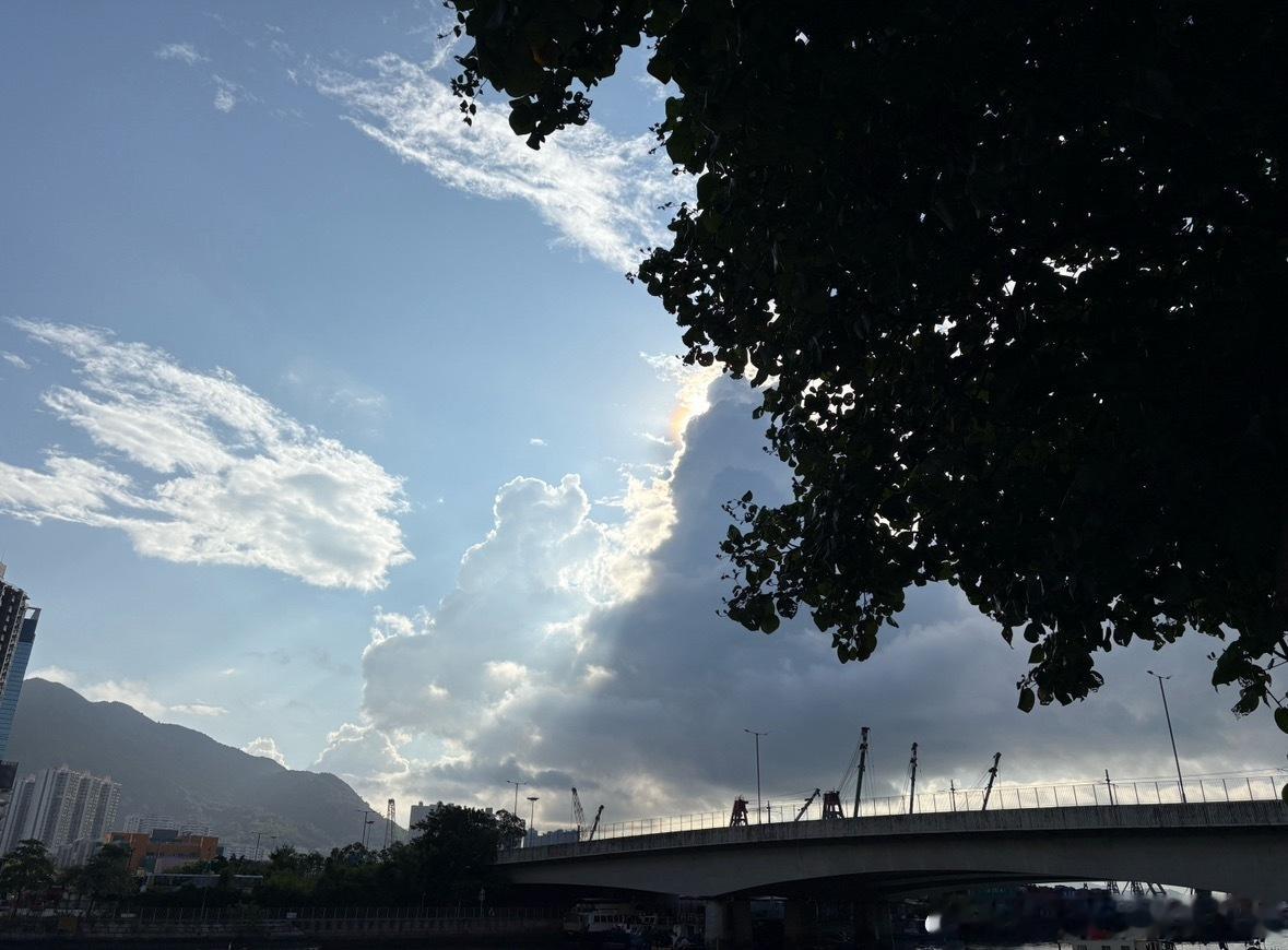 都過中秋了，還是這麼熱[淚][淚][淚]諸葛臥龍反忽小隊[超话] ​​​
