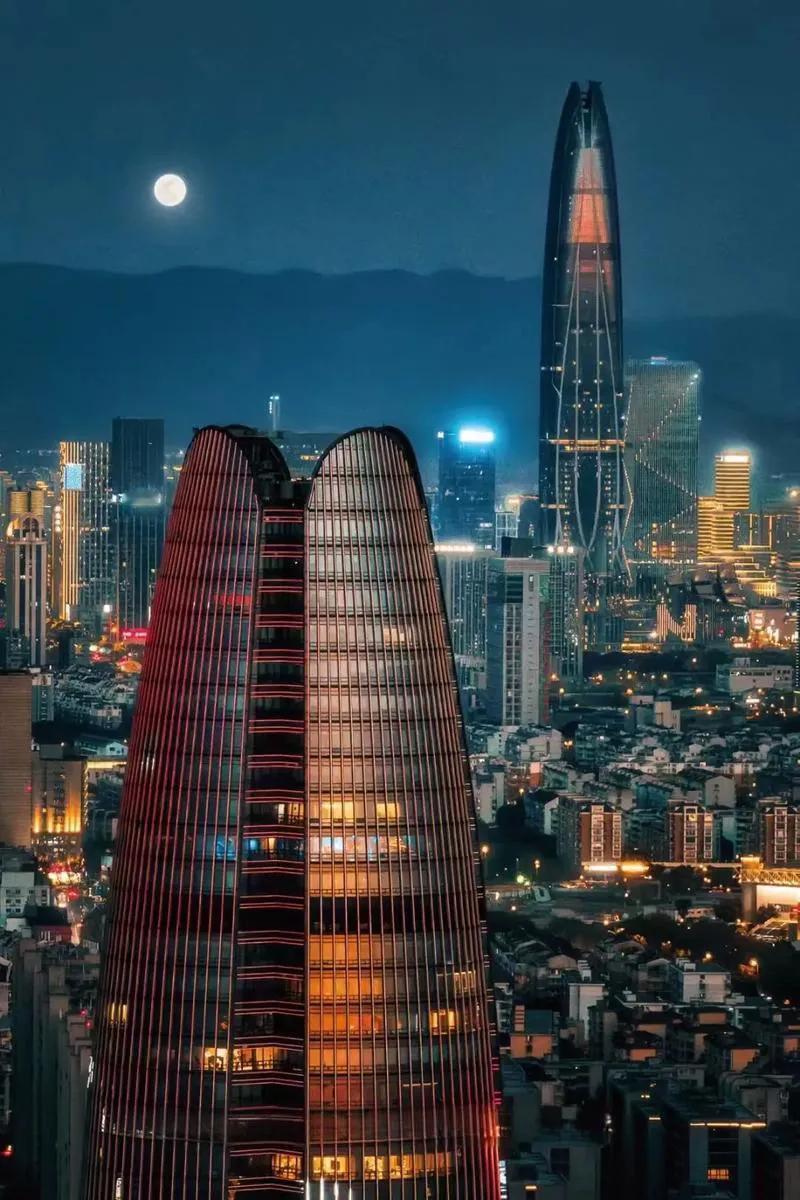 14亿吨，宁波连续17年成为世界第一！
2025年宁波港货物吞吐量高达14亿吨，