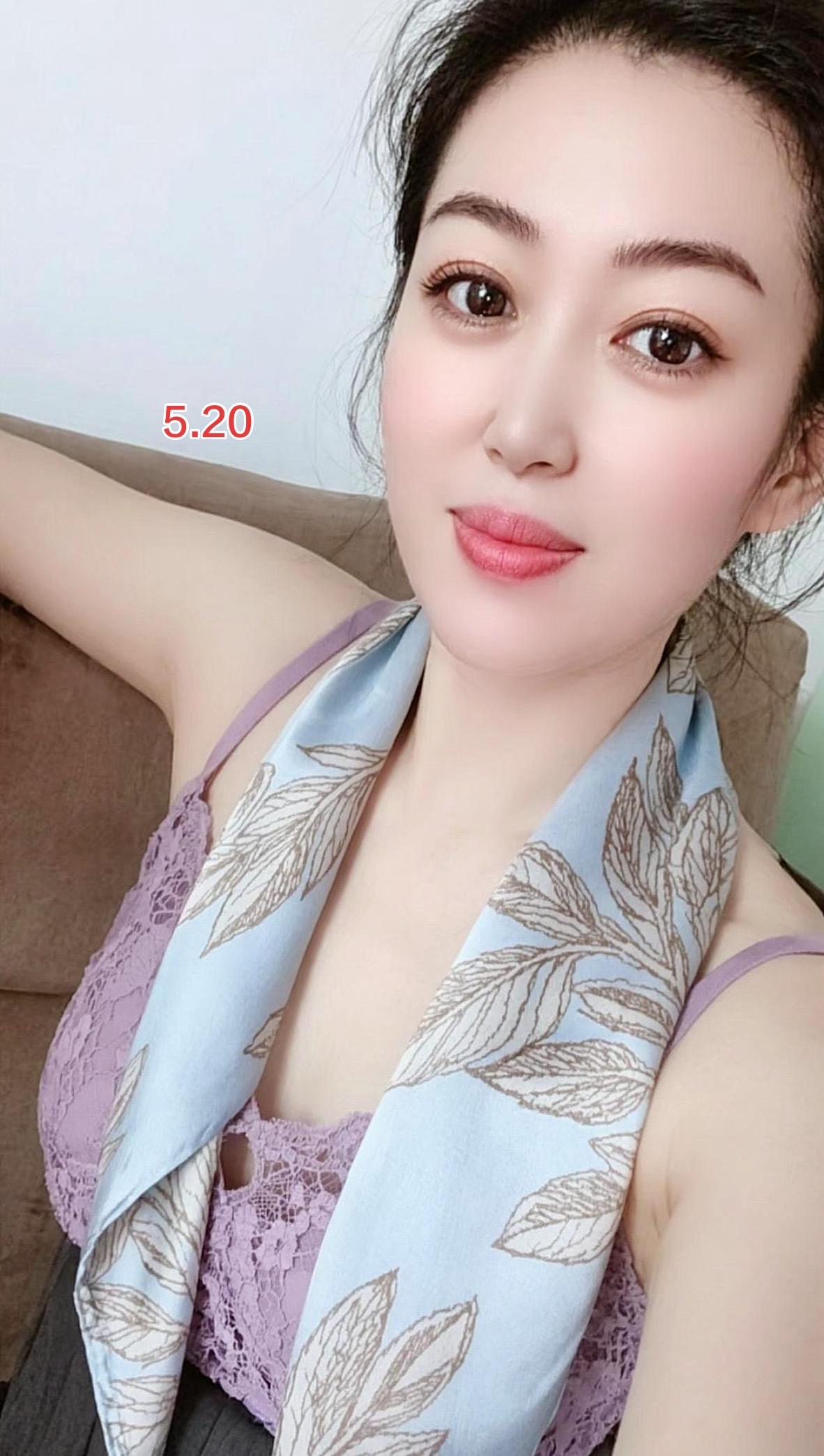 AI丝巾自拍照 穿搭 穿出自己的风格
