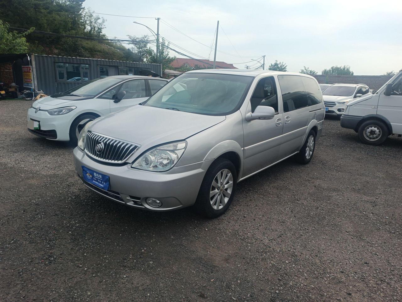 3万块的别克GL8，比你想象的更优秀！
前两天帮粉丝验了一台别克GL8，2015