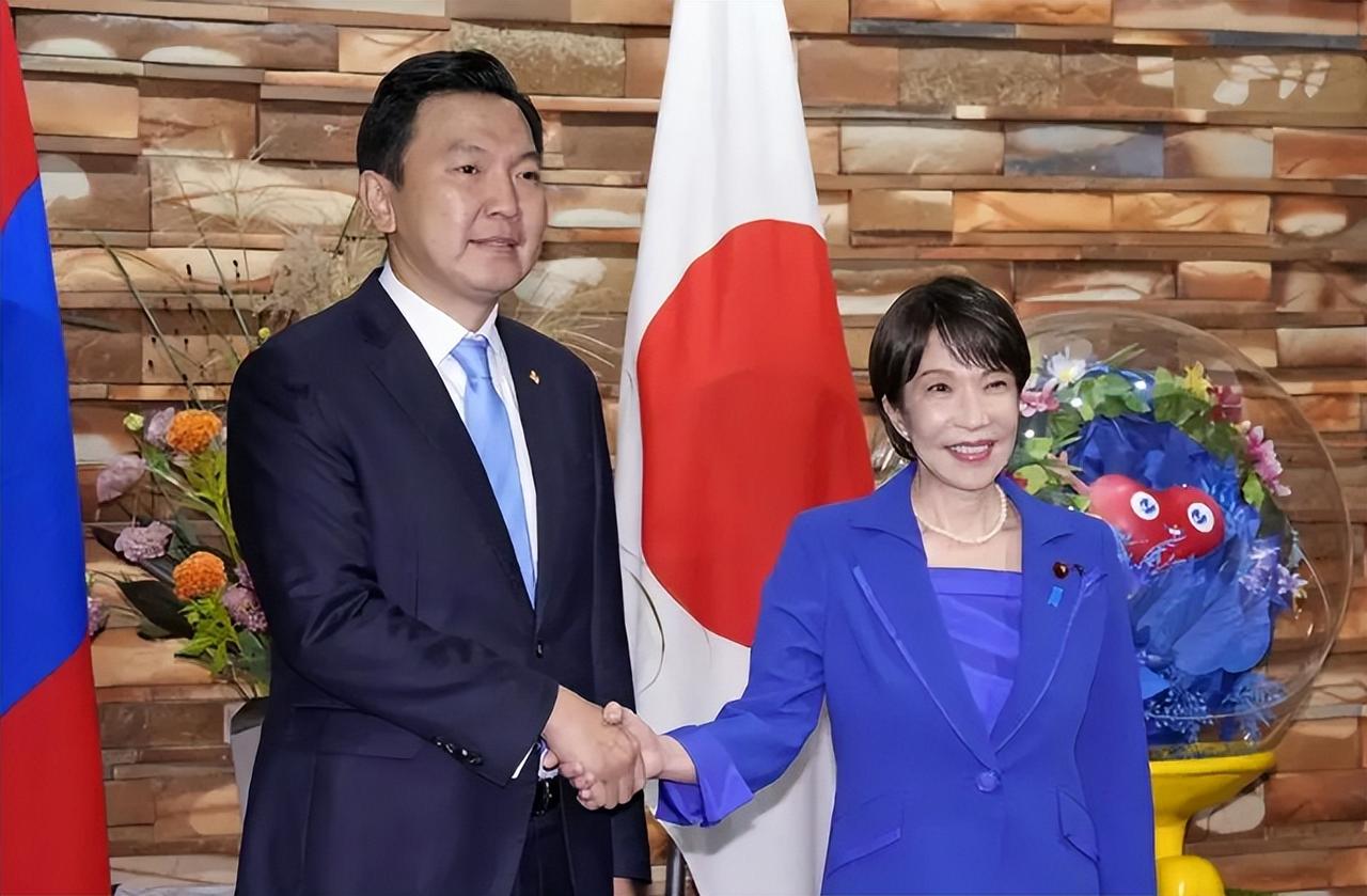 “阳奉阴违！”蒙古国总理乌其尔勒这趟东京之行，为了拿到日本那点援助，连“日本是爱