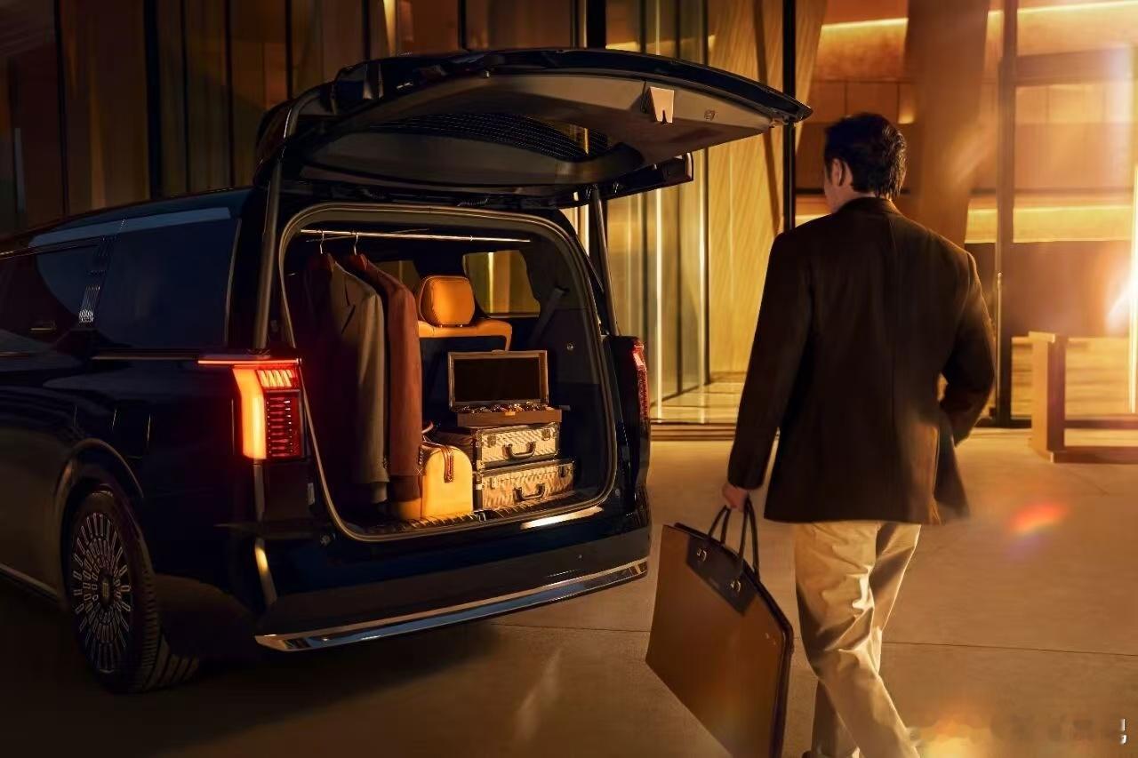 极氪回应黄晓明狂撒红包安利009还没等到北京车展正式开幕，黄晓明与极氪的趣味联动