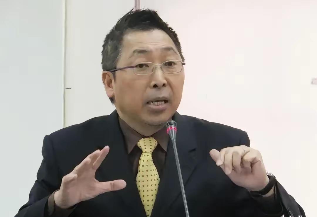 台湾名嘴唐湘龙说:有人问这次郑丽文到大陆为什么没有铺红毯迎接？这是因为台湾和大陆