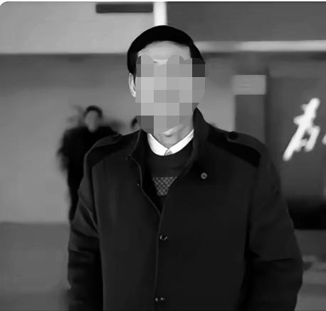1996年，于英生回家撞见媳妇惨死，反被扣成凶手，判无期。

铁窗憋了十七年，靠
