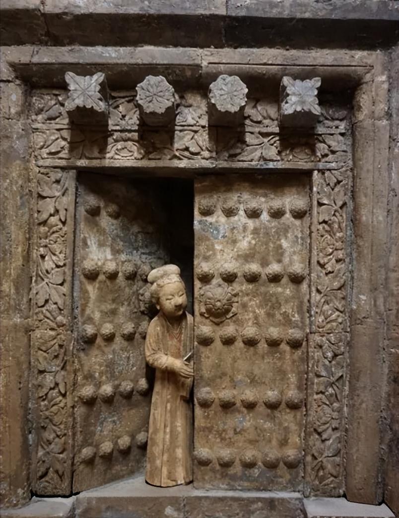 中国文化源远流长、博大精深！在中国墓葬文化里，存在一个极为费解的现象，直至如今都