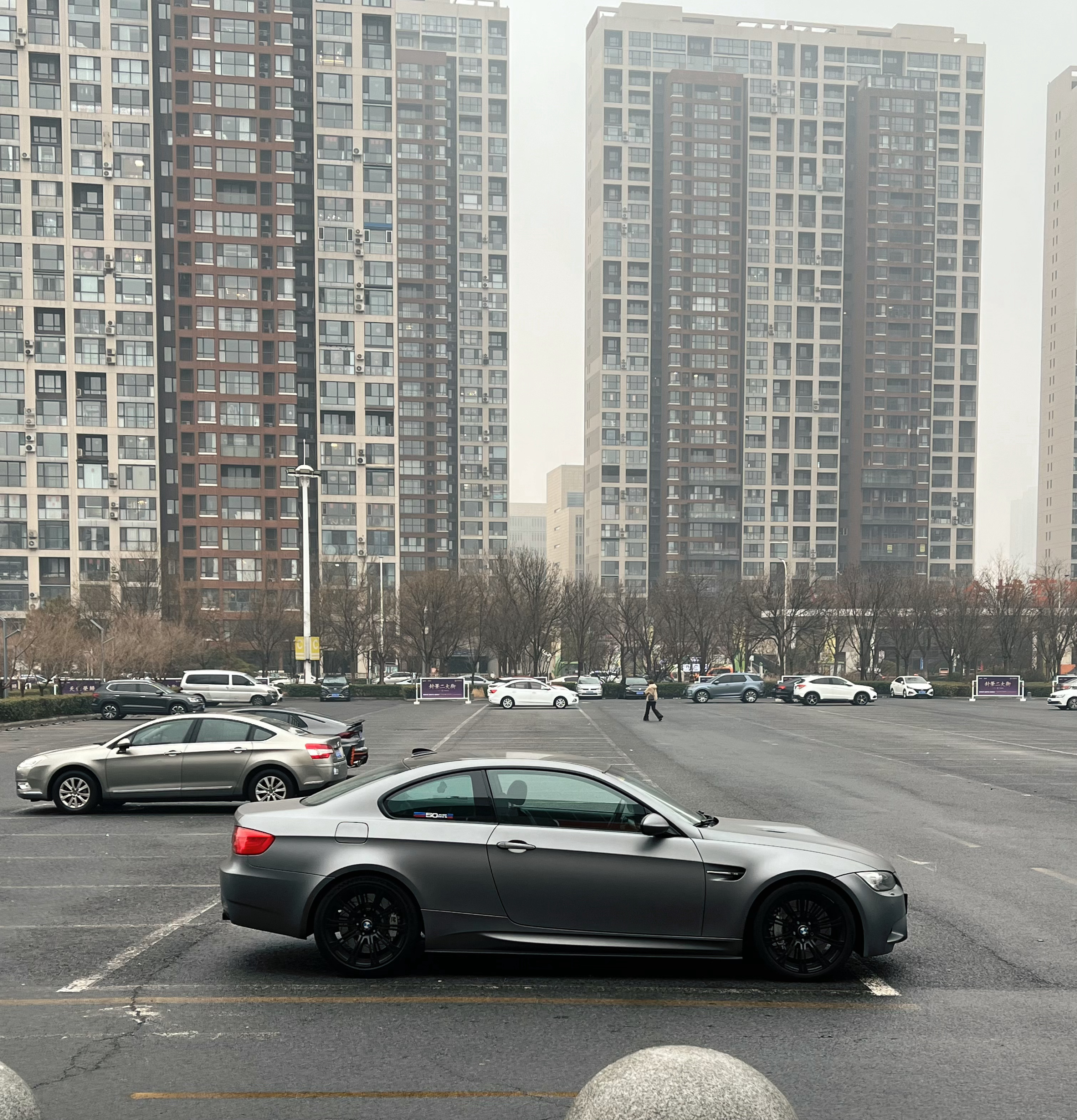 天津下雨了春雨贵如油空气湿湿的，好舒服。 