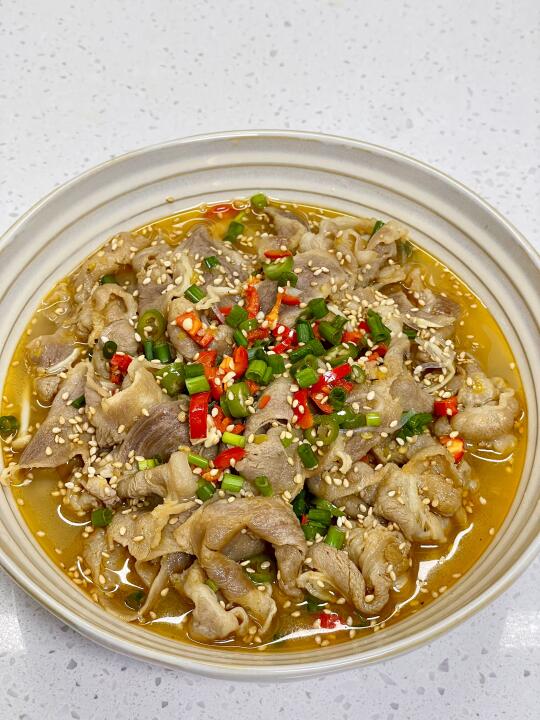 酸爽入味的酸汤肥牛，附详细做法～