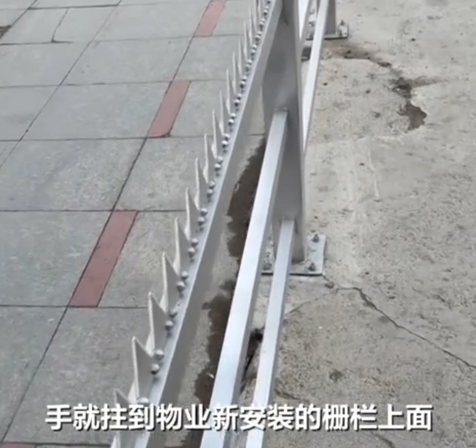 2026年5月，黑龙江富锦市发生的小区护栏伤童事件，让无数人倍感揪心。

一名五