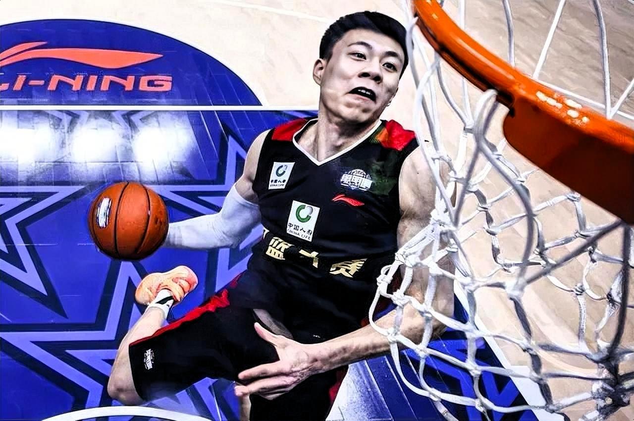 张镇麟篮球生涯的四位贵人：

第一贵人：王芳，张镇麟的母亲，小时候选择篮球道路的