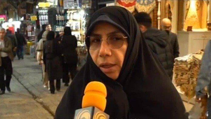 凤凰新闻【伊朗新年市场冷清，民众：我不担心战争，更担心未来】据凤凰卫视报道，在美