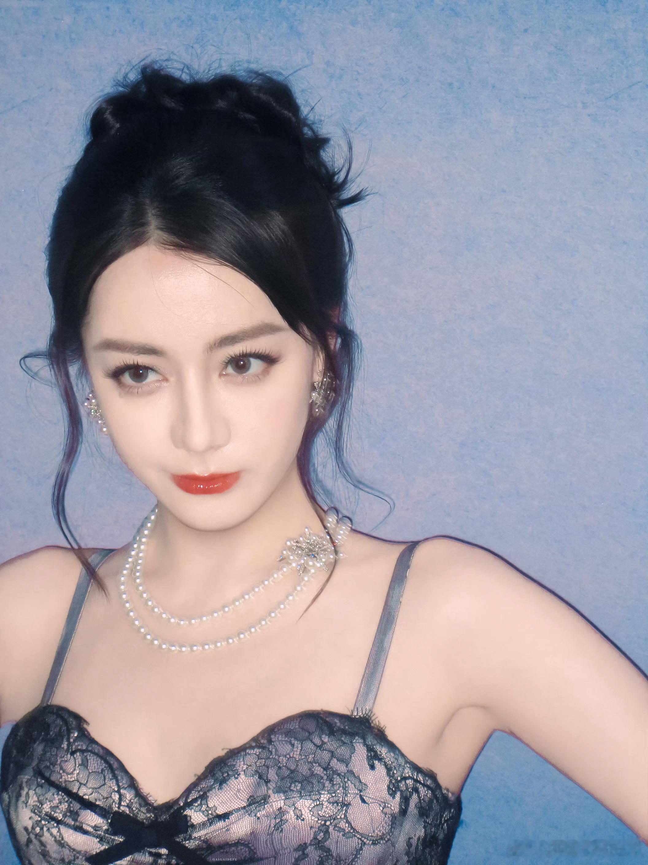 迪丽热巴 生日快乐迪丽热巴0603生日快乐 dlrb 今天星期巴 dlrb 迪丽