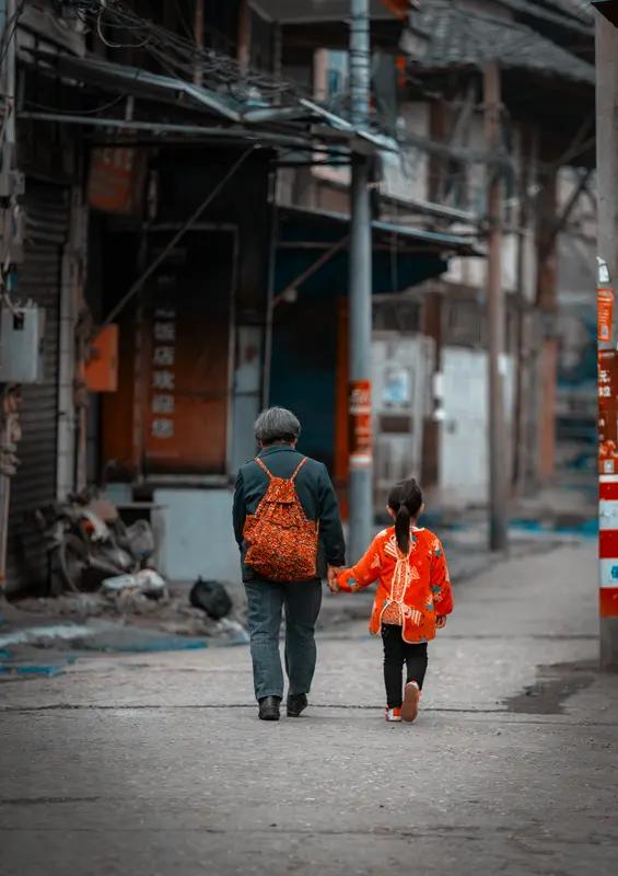 "梅姨"栽了！真名叫谢某某，全认了！

3月21日，广州警方通报，那个让全国家长