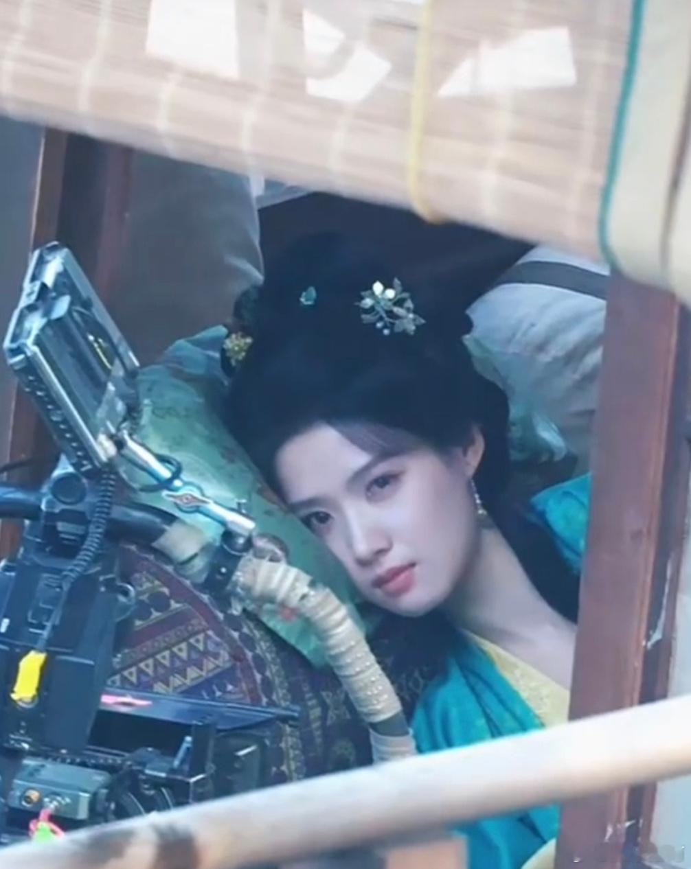 卢昱晓《何不同舟渡》南衣绝美落泪路透，清冷破碎感！ 