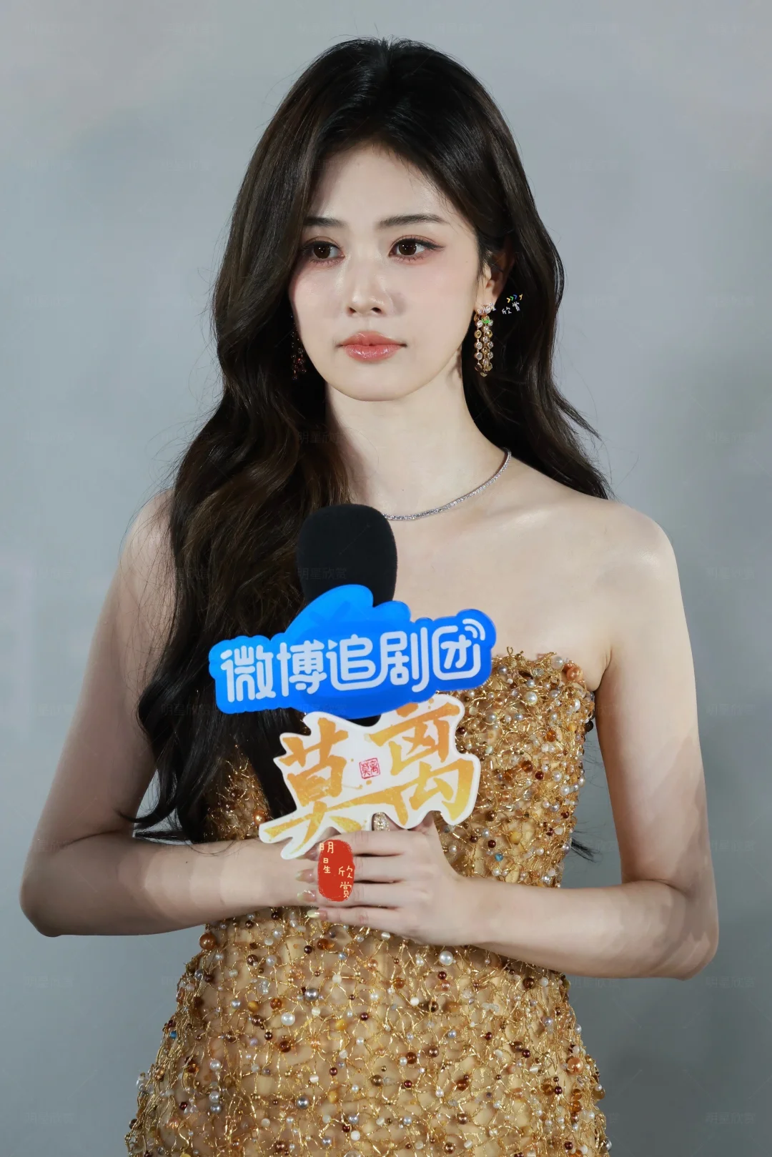 散发光芒的白鹿🌟