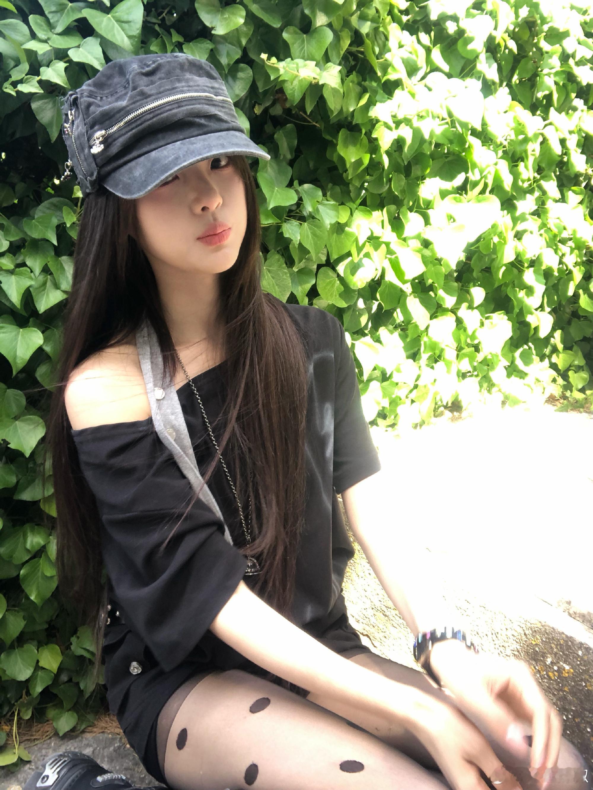 杨超越最新出片 真的太会拍了📷 