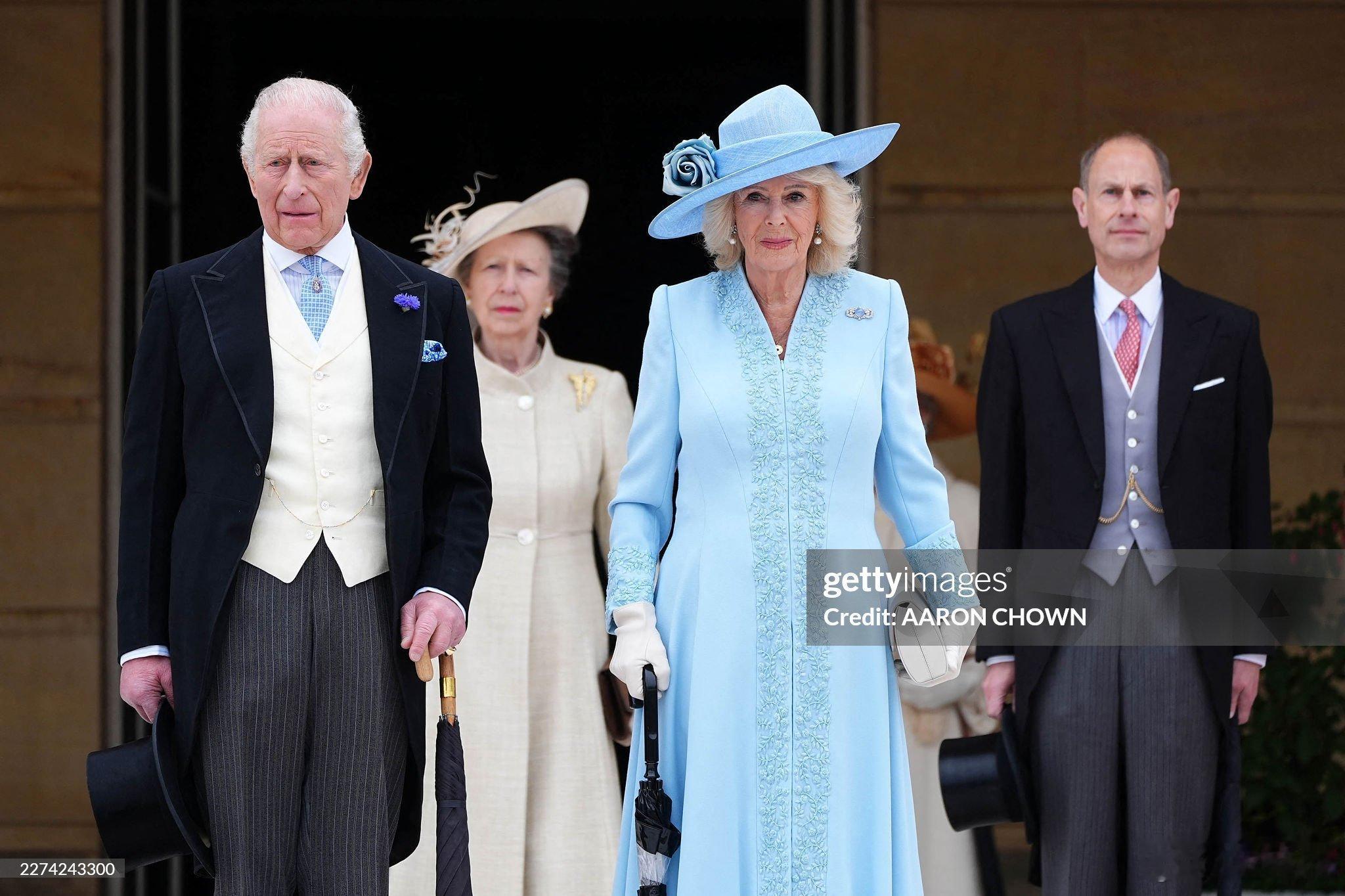 英国王室 🇬🇧5月6日，查尔斯国王和卡米拉王后在安妮长公主、爱丁堡公爵爱德华
