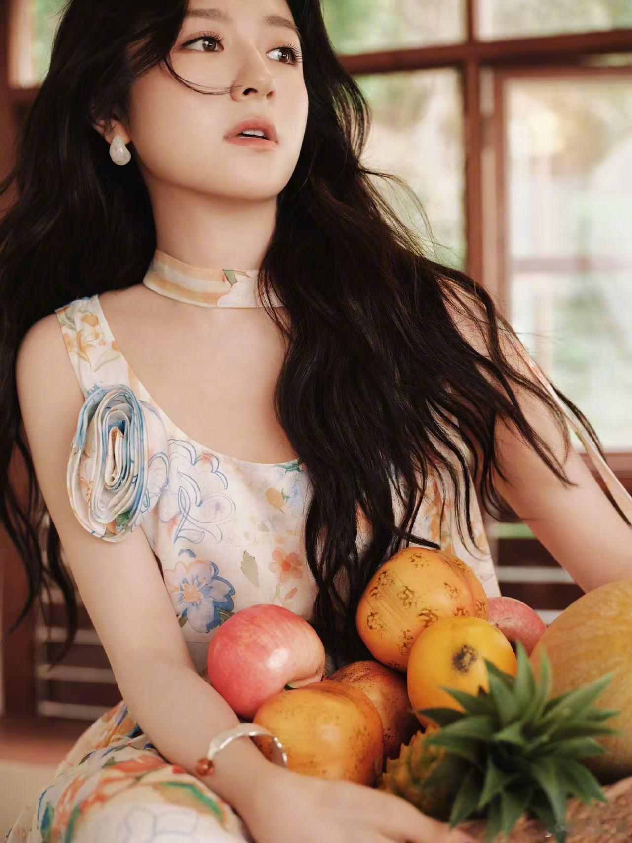 李兰迪身材被粉丝审判了李兰迪胖了好多李兰迪今天线下活动状态明明好到不行碎花长裙春