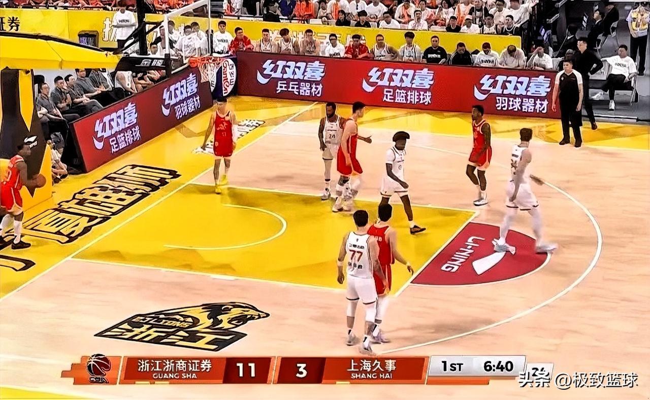 上海队真不想赢球啊！在今晚CBA总决赛第四场，第一节比赛中，广厦开局11-3领先