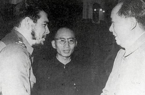 1960年，毛主席坚持要删除“中国人民在毛泽东主席领导下取得伟大成就”这句话，熊