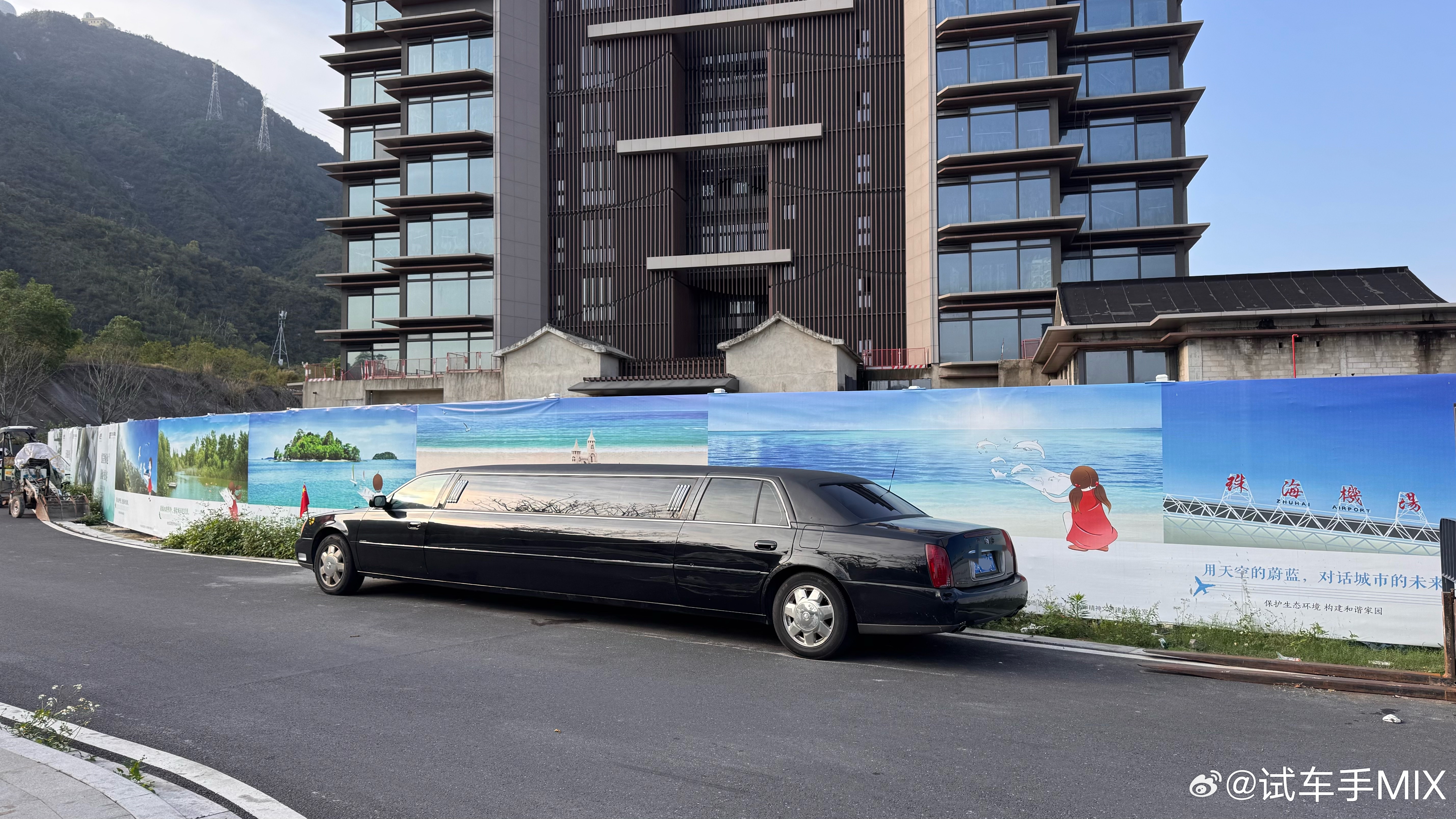 为什么我觉得你的很短这台蓝牌的总统座驾可以在里面跑步