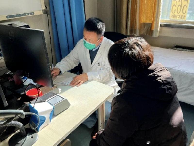 【银屑病如何判断轻重】银屑病患者如何养护每年10月29日是世界银屑病日，为什么得
