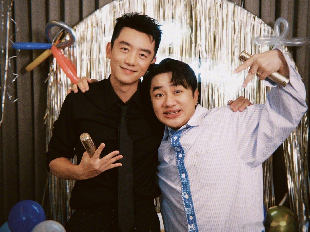 初代跑男重聚给郑恺庆生尹正王祖蓝闪现给郑恺过生日郑恺这次的生日场面，王祖蓝和尹正