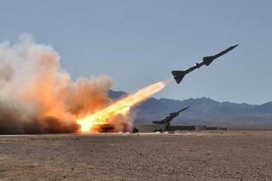 4月12日，伊朗在全国16个省同步收网，一次抓了50个“人肉坐标”。

这些人平